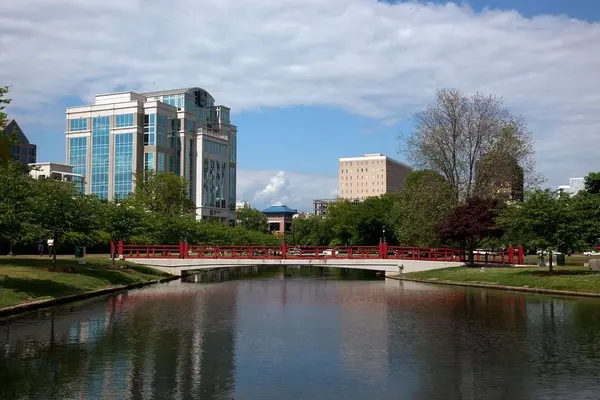 scenic-downtown-huntsville-alabama- big spring park