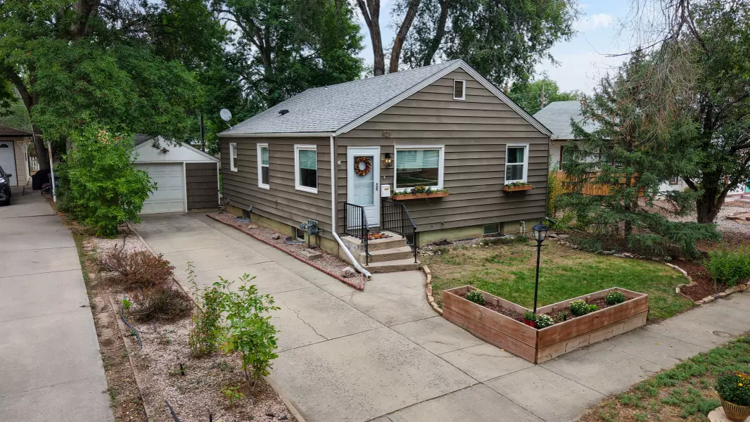621 E 11th St, Loveland, CO 80537-4929