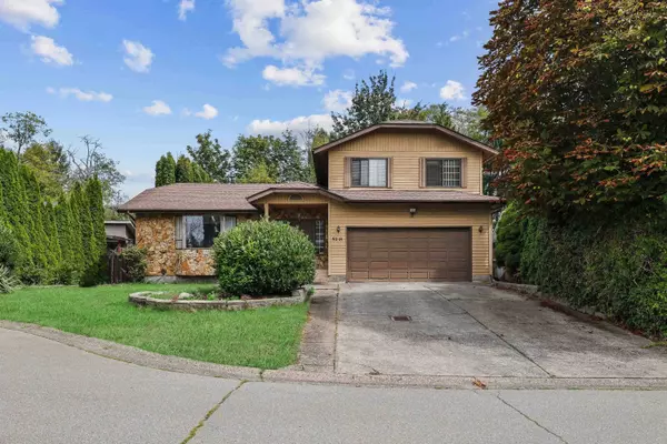 9218 136b ST, Surrey, BC V3W 1K5