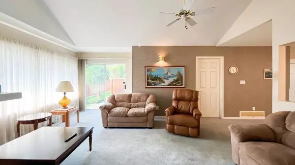 10172 141 ST #105, Surrey, BC V3T 4P6