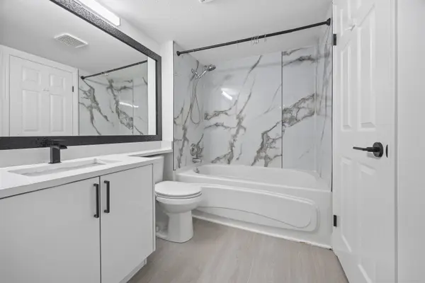 15268 105 AVE #218, Surrey, BC V3R 0W8