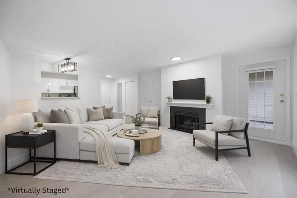 15268 105 AVE #218, Surrey, BC V3R 0W8