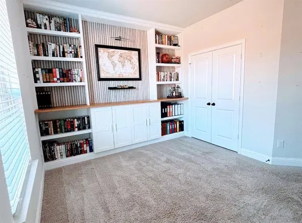 5920 Halls Lake Loop, Fort Worth, TX 76179