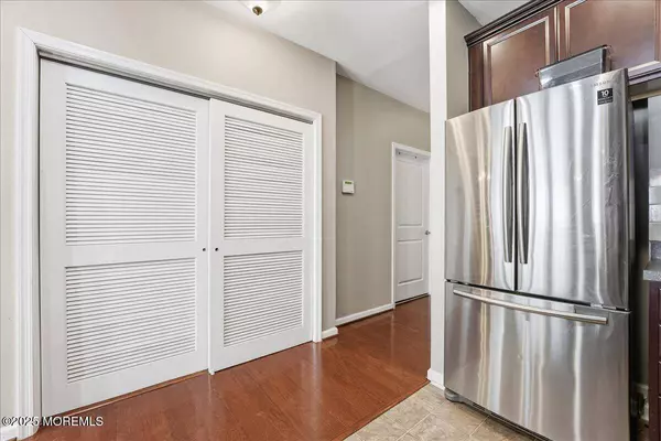 14 Michael Drive, Tinton Falls, NJ 07712