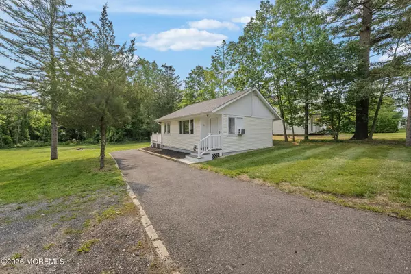 25 Cassville Road, Jackson, NJ 08527