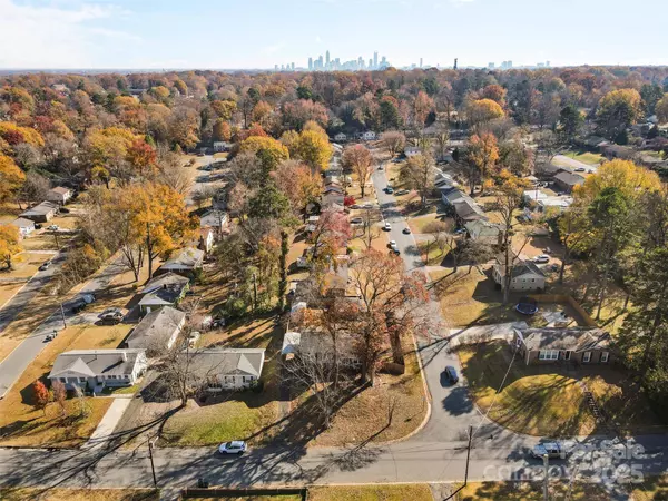 1323 Ranch RD, Charlotte, NC 28208