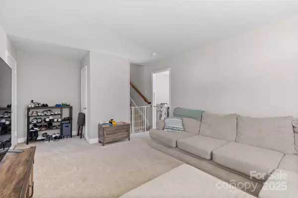 1323 Ranch RD, Charlotte, NC 28208