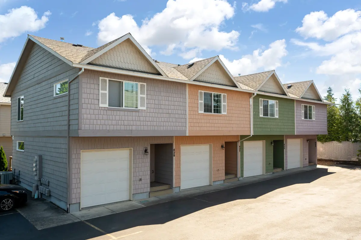 437 Harris Ln #11, Oregon City, OR 97045-2834