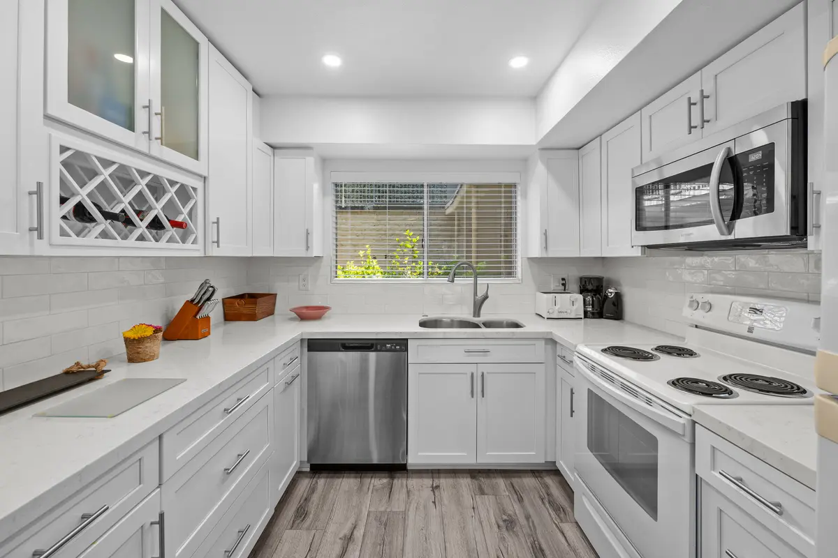 6812 Hyde Park Dr #C, San Diego, CA 92119-2243