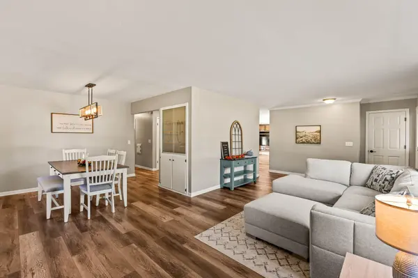 1101 Dogwood Ln, Waukesha, WI 53189-7232