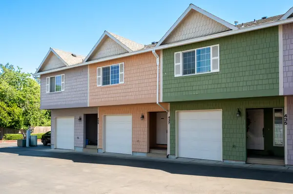 437 Harris Ln #11, Oregon City, OR 97045-2834