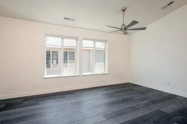 437 Harris Ln #11, Oregon City, OR 97045-2834