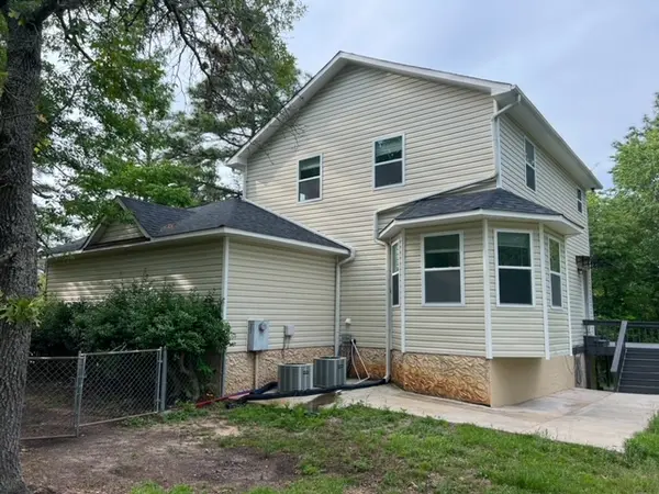 70 Oregon Ln, Spring Lake, NC 28390-8984