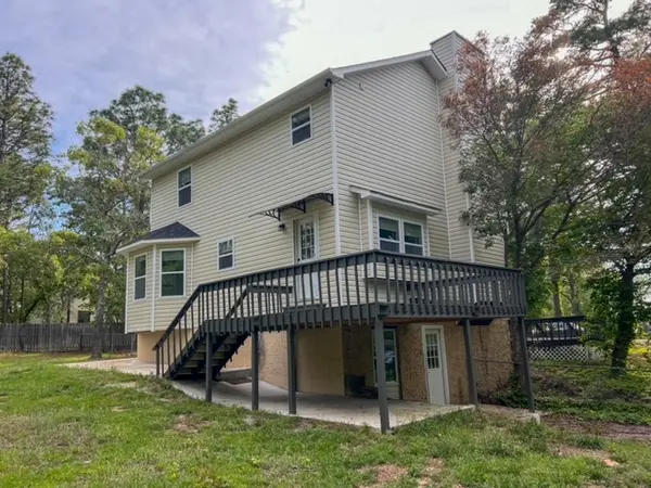 70 Oregon Ln, Spring Lake, NC 28390-8984