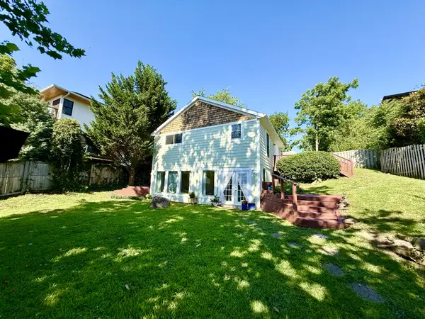 33 Madison St, Asheville, NC 28801-2127