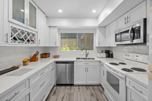 6812 Hyde Park Dr #C, San Diego, CA 92119-2243