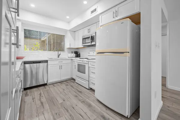 6812 Hyde Park Dr #C, San Diego, CA 92119-2243