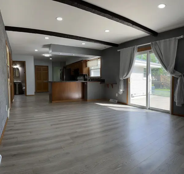 15837 W Robin Rd, New Berlin, WI 53151-1559