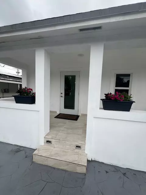 Miami, FL 33127-2611,81 NW 44th St #1