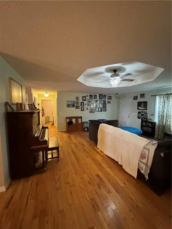 1306 Sunset Rd, Berryville, AR 72616-8823