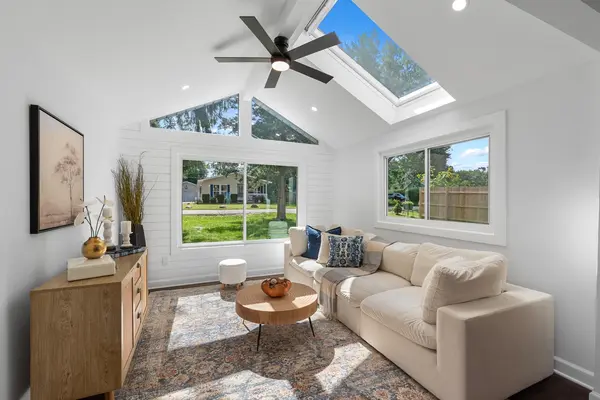 2707 Cameron St, Delavan, WI 53115-3637