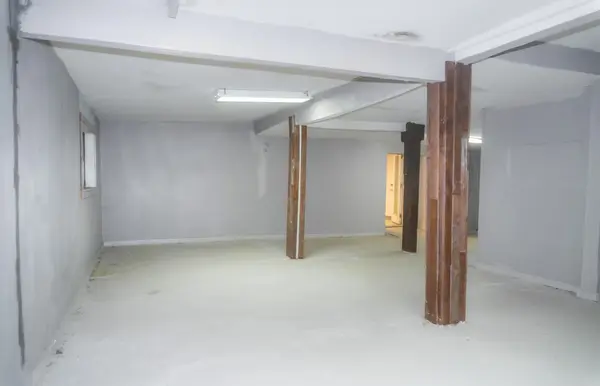 905 Ruiz St, San Antonio, TX 78207-1639