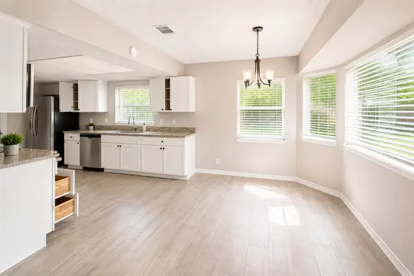 2718 Rim Rock Trl, San Antonio, TX 78251-2207