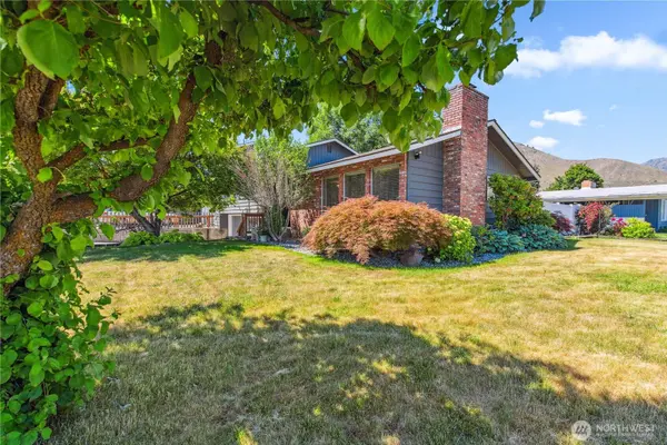 26 Pershing ST, Wenatchee, WA 98801