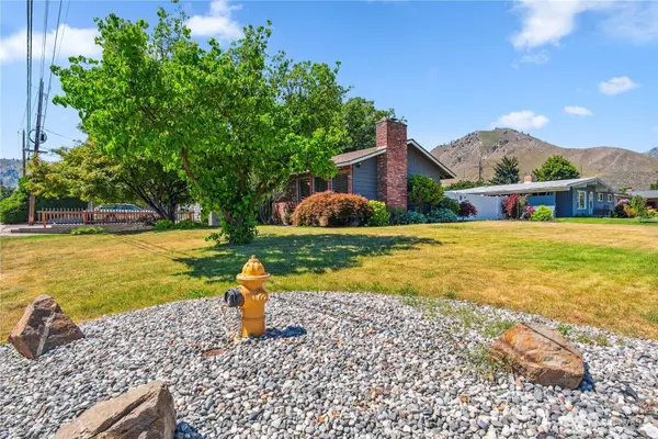 26 Pershing ST, Wenatchee, WA 98801