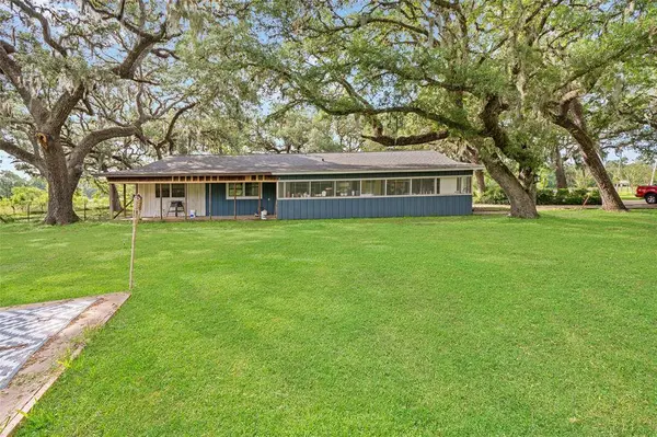 18792 Highway 35, Sweeny, TX 77480
