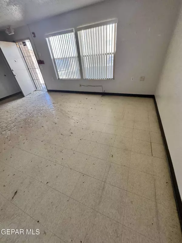 10620 CUATRO VISTAS DR #A, El Paso, TX 79935