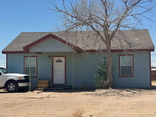504 Wildcat Dr, Wink, TX 79745