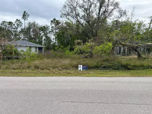 2821 N Twin Lakes Dr, Punta Gorda, FL 33955