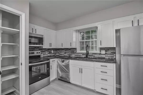 5711 E 98th TER, Kansas City, MO 64137