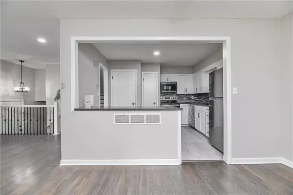 5711 E 98th TER, Kansas City, MO 64137