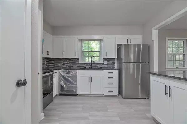 5711 E 98th TER, Kansas City, MO 64137