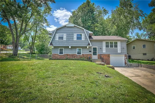 5711 E 98th TER, Kansas City, MO 64137