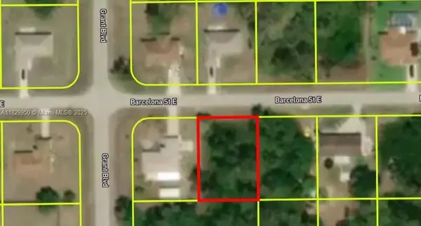 1054 Barcelona St E, Lehigh Acres, FL 33974