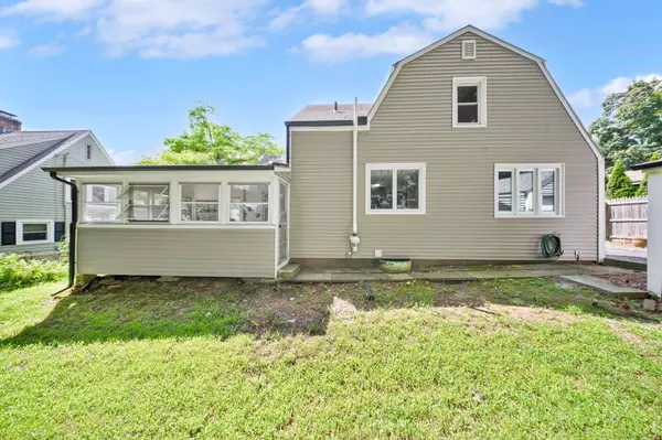 16 Oakdale Street, Wethersfield, CT 06109