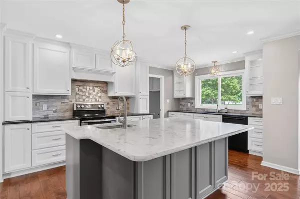 139 Hardwick DR, Mooresville, NC 28115