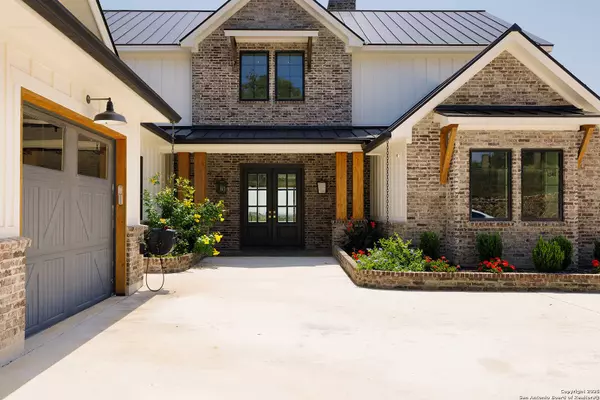 324 Ridge Pt, Spring Branch, TX 78070