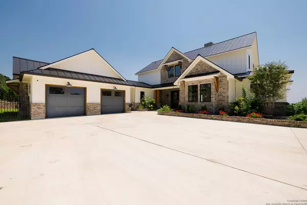 324 Ridge Pt, Spring Branch, TX 78070