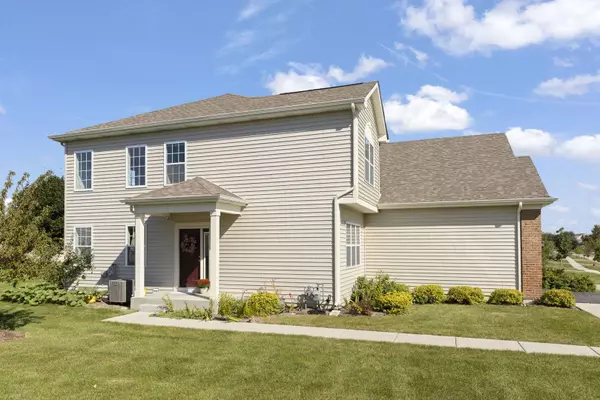 110 Easton DR, Gilberts, IL 60136