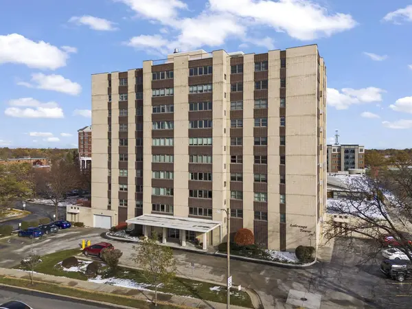 141 N La Grange RD #803, La Grange, IL 60525