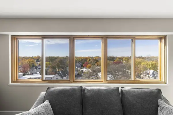 141 N La Grange RD #803, La Grange, IL 60525