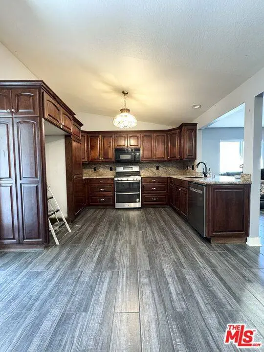 24431 Cheryl Kelton PL, Newhall, CA 91321