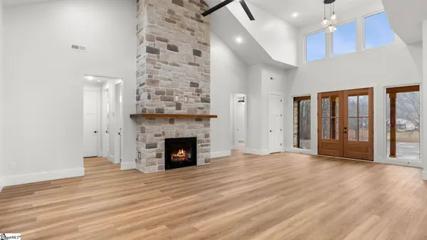 155 Carriage Gate Drive, Wellford, SC 29385