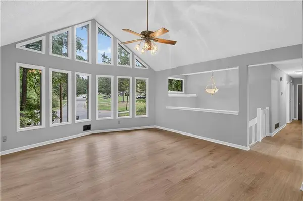 15 Hinton CT, Dacula, GA 30019