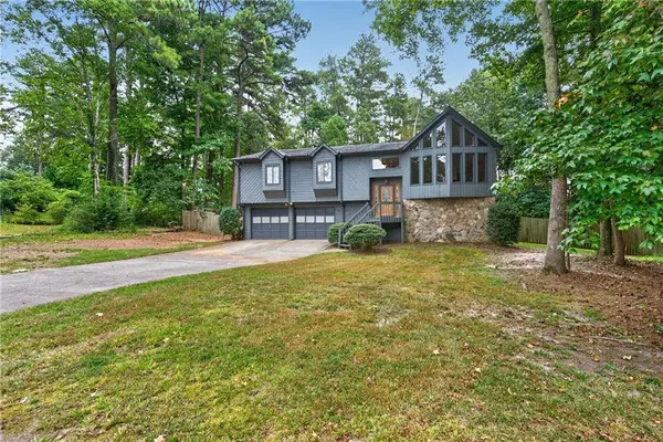 15 Hinton CT, Dacula, GA 30019