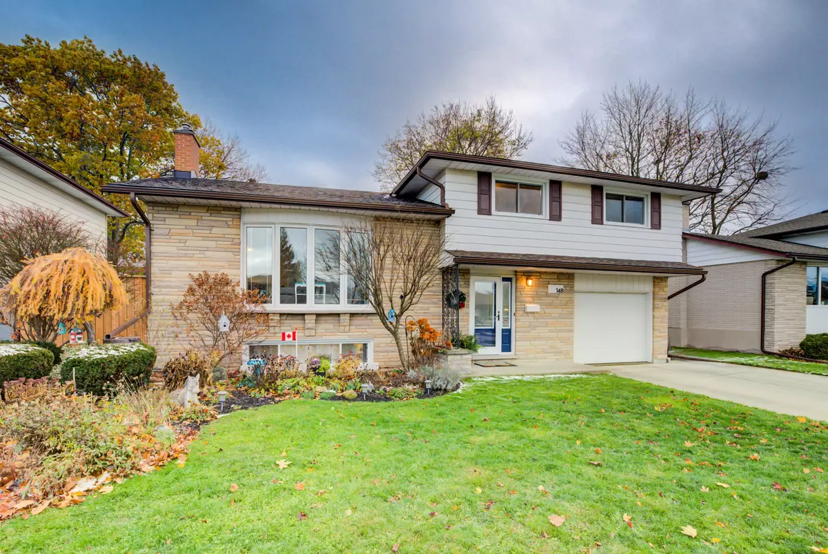 Kitchener, ON N2B 2W9,148 Strathcona Cres